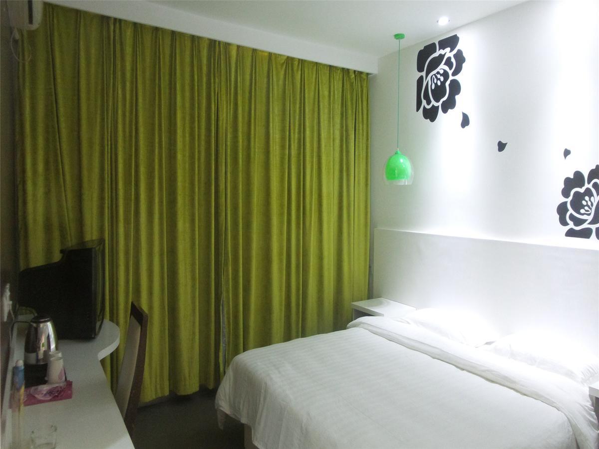V8 Hotel Xilang Subway Branch Guangzhou Eksteriør bilde