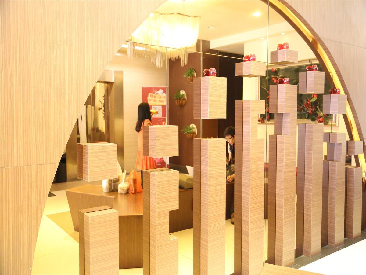 V8 Hotel Xilang Subway Branch Guangzhou Eksteriør bilde